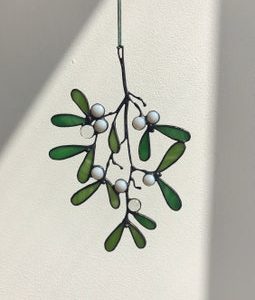 Mistletoe Suncatcher Glass Leaf green leaves white berries decorations traditional festive gift Sprig Home Window Wall Hanging Mother's gift